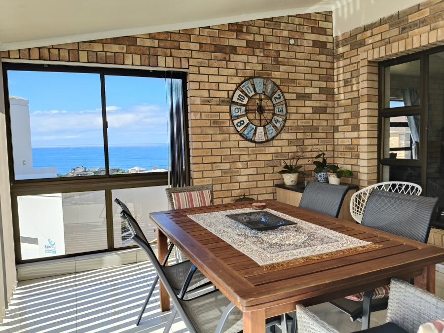 4 Bedroom Property for Sale in Wavecrest Eastern Cape